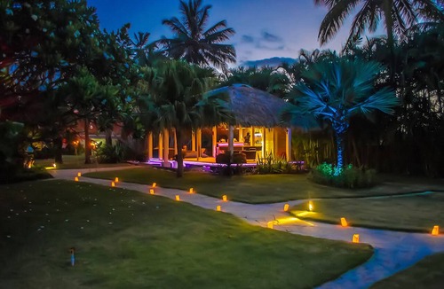Cabarete Hotel | Luxury suite with billiard table, jacuzzi, pool, right on a sandy beach!