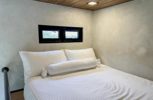 Malabag House | Luxury Tagaytay Staycation with Heated Pool - 25 Pax - Arcade - Near Tourist Spots