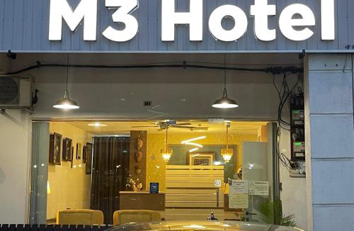 Sitiawan Hotel | M Three Hotel Seri Manjung