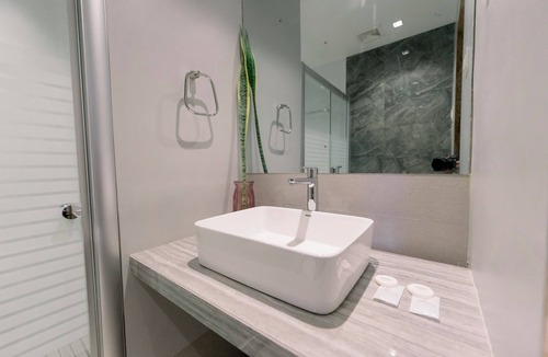 Davao Hotel | Madonna Hometel and Suites New Pandan