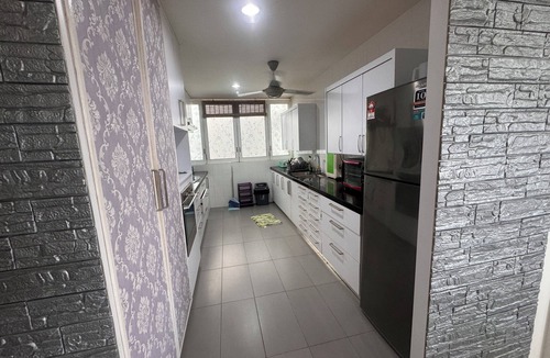 Kuah House | Magnificent Sea and Forest Views. Perfect for Families! Halal Unit