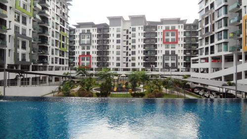 Bandar Mahkota Cheras Apartment | Mahkota Cheras Unique Condo 1-14 pax near MRT- KL