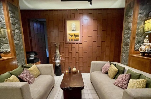 Baguio Hotel | Majestic Mountain Views at Forest Lodge Hotel, Camp John Hay - private unit