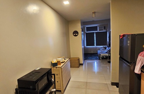 San Antonio Apartment | Makati Bliss Apartment - Cozy Urban Retreat