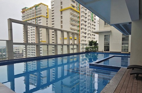 San Antonio Apartment | Makati Bliss Apartment - Cozy Urban Retreat