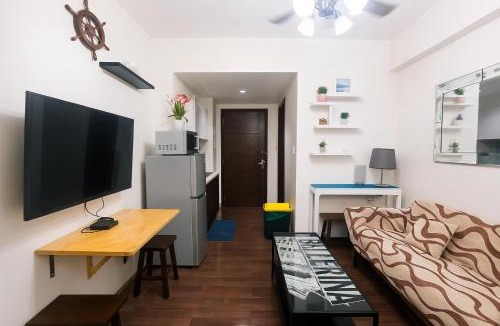 San Antonio Apartment | Makati MoodPad Fun Cozy Pool Access 300Mbps WiFi 2271