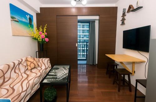 San Antonio Apartment | Makati MoodPad Fun Cozy Pool Access 300Mbps WiFi 2271