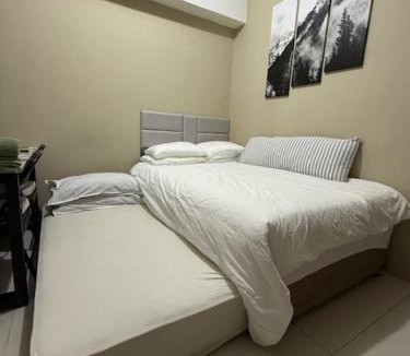 Salcedo Village Apartment | Makati Studio with WiFi, Kitchen