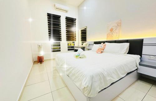 Malacca City Villa | Malacca house,kid pool & KTV 10PAX BANGLOW HOUSE