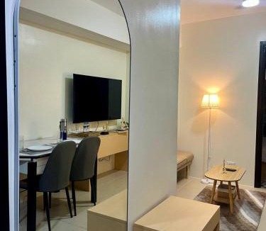 Ugong Apartment | Mandarin Suite Stay