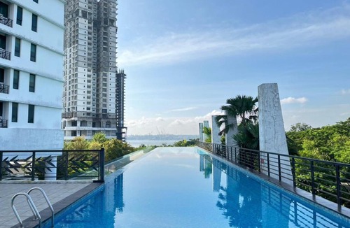 Bandar Baru Permas Jaya Apartment | Marina View Resort - Standard Room