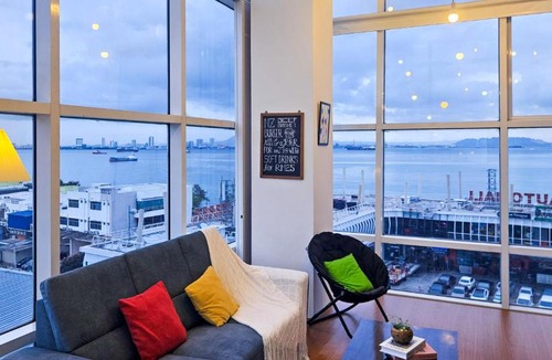 George Town Apartment | Maritime Seaview Suite By NGN Homestay