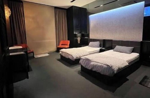 George Town Condo | Maritime Suite With Large Private Garden Seaview