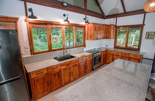 Yumbing Villa | Marvelous 2-bedroom Villa with AC in charming Agoho, Mambajao
