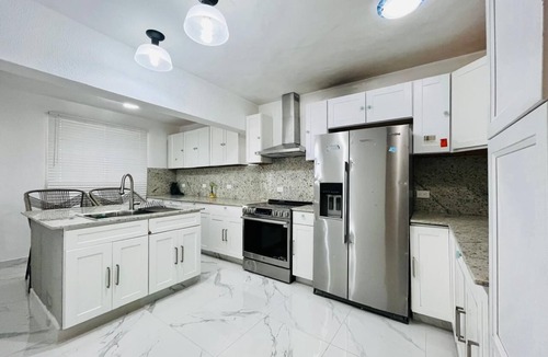 Bavaro House | Marvelous 9-bedroom house with AC in sunny Punta Cana