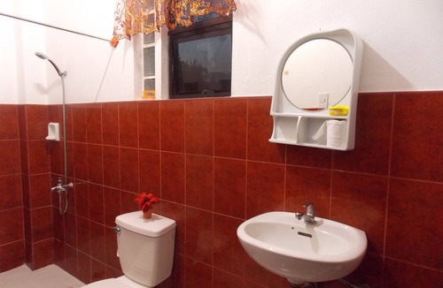 Oslob House | Maxvir Inn Beach Resort