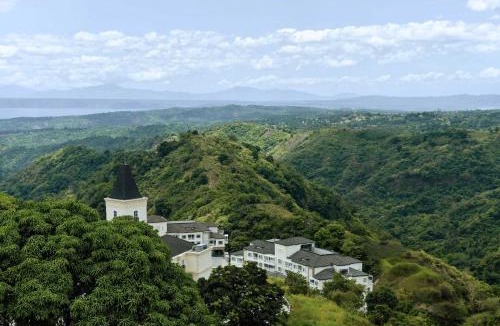 Laurel Apartment | MCollection - Scenic Tagaytay Getaway with Taal Views