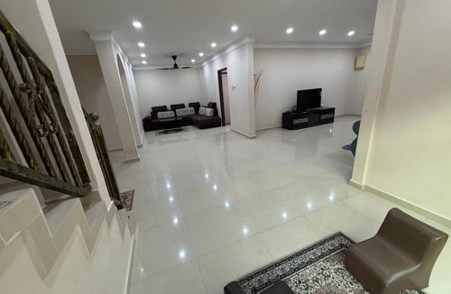 Hulu Kinta House | Megrram Homestay Ipoh-entire bungalow for 32 pax