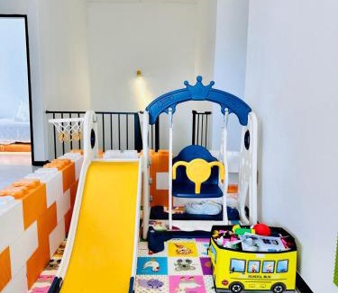 Mata Kuching Villa | Melaka 1st Water Slide l Private Jaccuzi&Pool l 20Pax