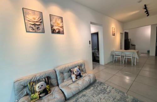 Kampung Masjid Timah Apartment | Meritus Family Comfy Deluxe Home