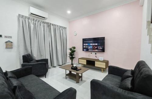 Central District Apartment | Mid Valley 5min CIQ KSL 10min 16Pax Netflix 5BR