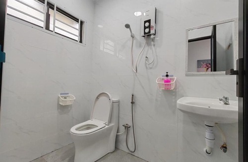 Central District Apartment | Mid Valley 5min CIQ KSL 10min 16Pax Netflix 5BR