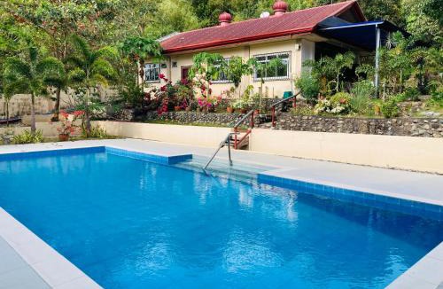 Sison House | Middle bedroom, McKirdy's Farm