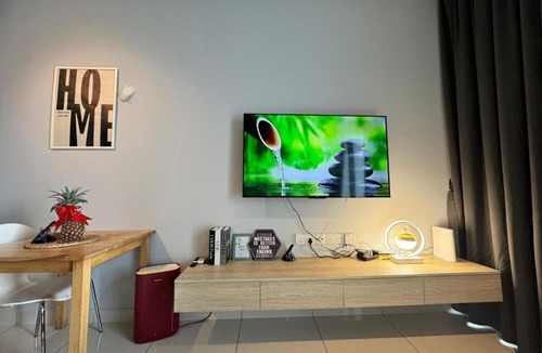 Central District Apartment | Midvalley Southkey Mosaic 2BR Suite Homestay by Jfive