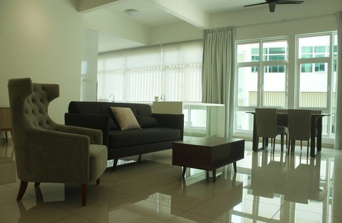 Batu Ferringhi Condo | Minimal & Cozy Holiday Stay