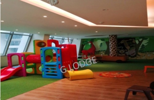 Matandang Balara Condo | Mininalist. Work from home set up with Globe Postpaid plan up to 100mbs.