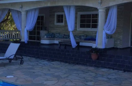 Urbanizacion Tavarez Villa | Minutes from the city centre in an upscale gated community