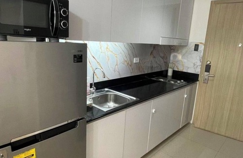 Barangay 76 Condo | Misu Condotel - Shore Residences MOA (Mall of Asia) 1 Bedroom with Balcony