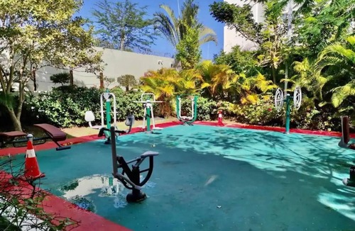 Punal Apartment | Modern penthouse with Jacuzzi near the airport