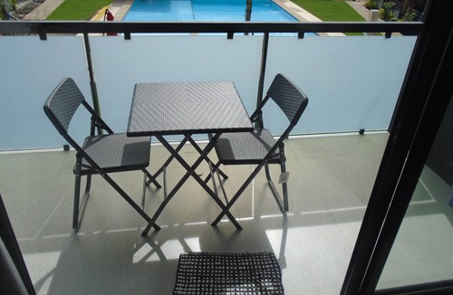 Dauis Apartment | Modern 1 Bedroom Apartment in Quiet Dauis Neighborhood