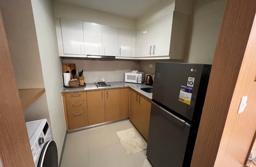 Katuparan Condo | Modern 1-Bedroom Unit in BGC – Comfortable & Fully Equipped