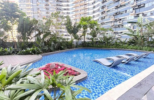 San Antonio Apartment | Modern 1BR Condo in Air Residences Makati Near Ayala CBD City View