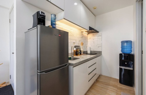 Guadalupe Condo | Modern 1BR Condo in Cebu City w/Fast WiFi, Rooftop Pool, Gym & City Views