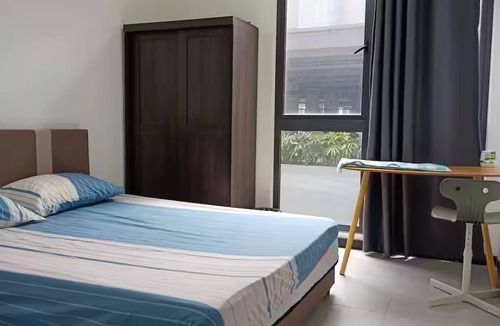 Kuala Lumpur Apartment | Modern 2-bedroom with AC, WiFi, fitness room in charming Kuala Lumpur