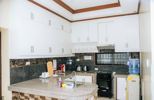 Balamban House | Modern 2 BR House -10min to Beach and Mountainn