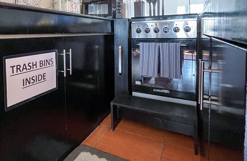 Davao Condo | Modern 2BR Condo Near SM with Free Parking, Pool, WIFI, and Netflix