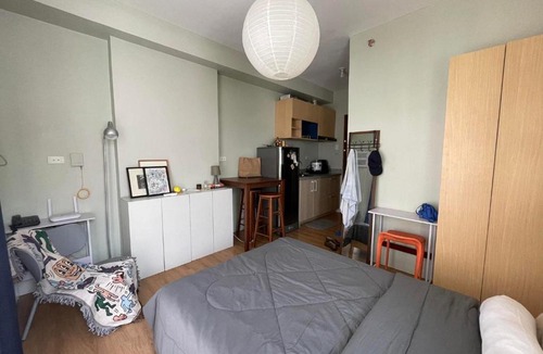Lahug Apartment | Modern Corner Studio with Balcony