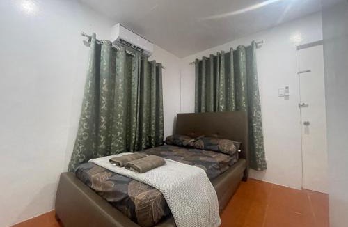 Silang Apartment | Modern Cozy 3BR Near Air-conditioned & Free Parking