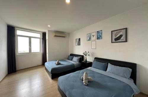 Seri Tanjung Pinang Apartment | Modern Cozy Seaview Entire Suites 118 Island Plaza