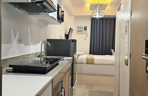 Dasmarinas Condo | Modern Cozy Studio with Netflix