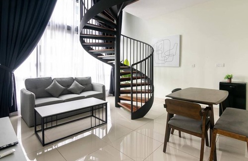 Malacca City Apartment | Modern Duplex Stay for 6 Near Jonker St