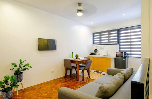 Culiat House | Modern Elegance Meets Urban Comfort: Spacious 3 Bedroom Townhouse in Quezon City