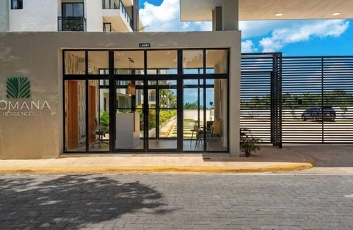 Villa Hermosa Apartment | Modern Family 3BR apt . Shared Pool . 15 minutes to the Beach