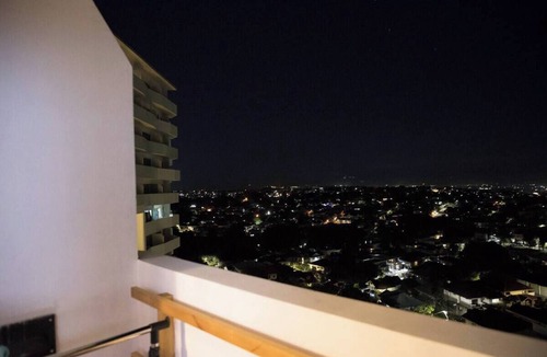Matandang Balara Condo | Modern-Filipino Studio, short walk to Ever mall