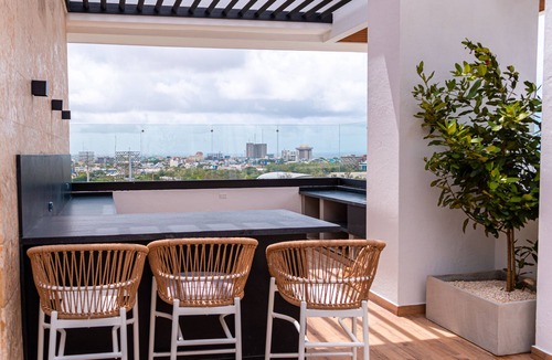Santo Domingo Apartment | Modern High Floor Oasis in Santo Domingo - City Center