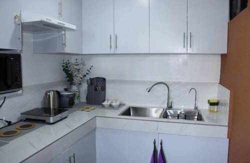 Cabanatuan House | Modern House by EC Homes